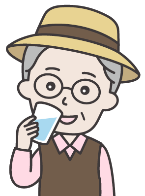 水分補給をする高齢の男性